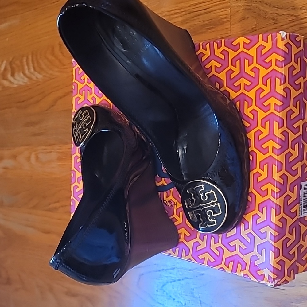 Tory Burch Patent Sophie Wedge